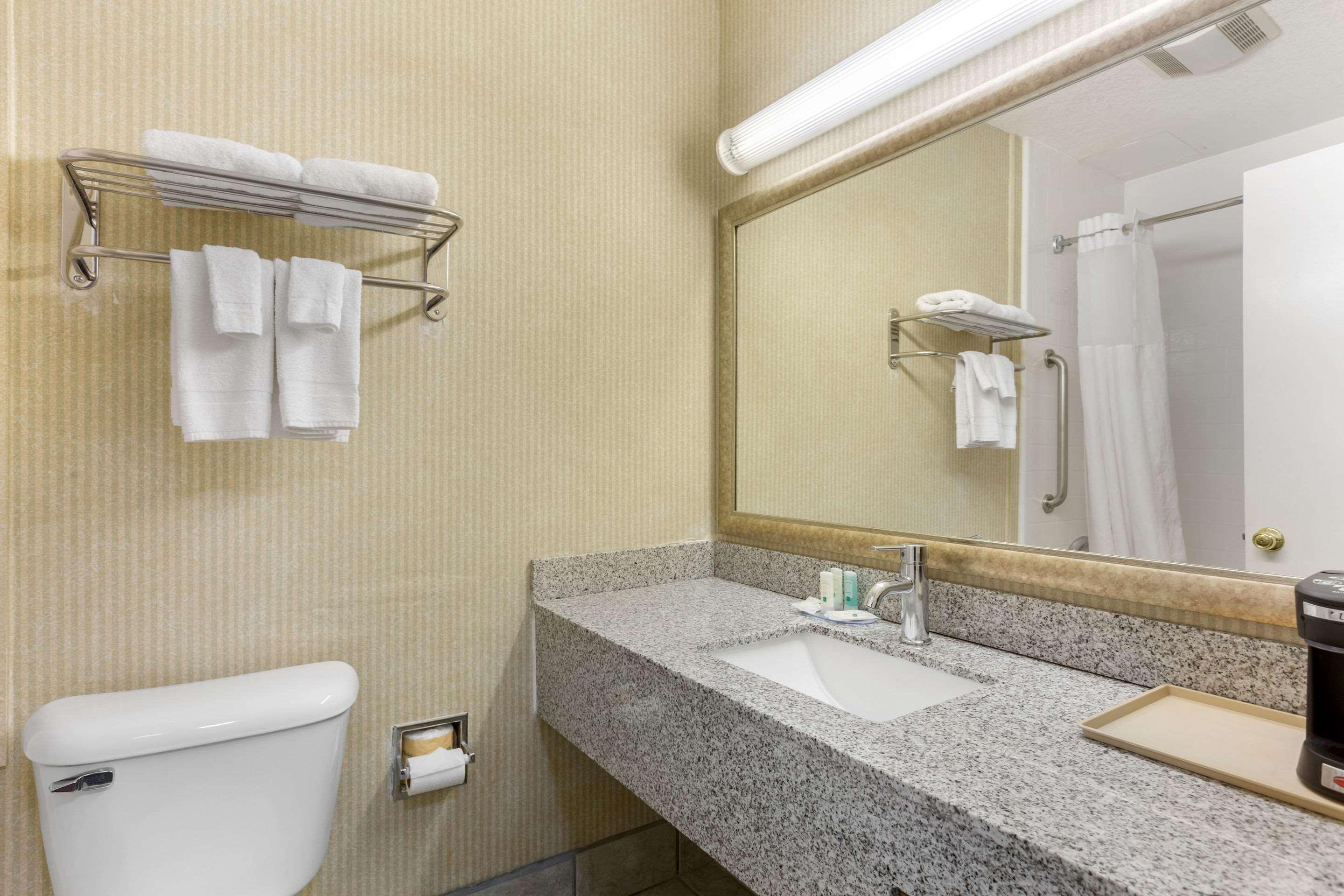 Quality Inn & Suites Oceanside Near Camp Pendleton Εξωτερικό φωτογραφία