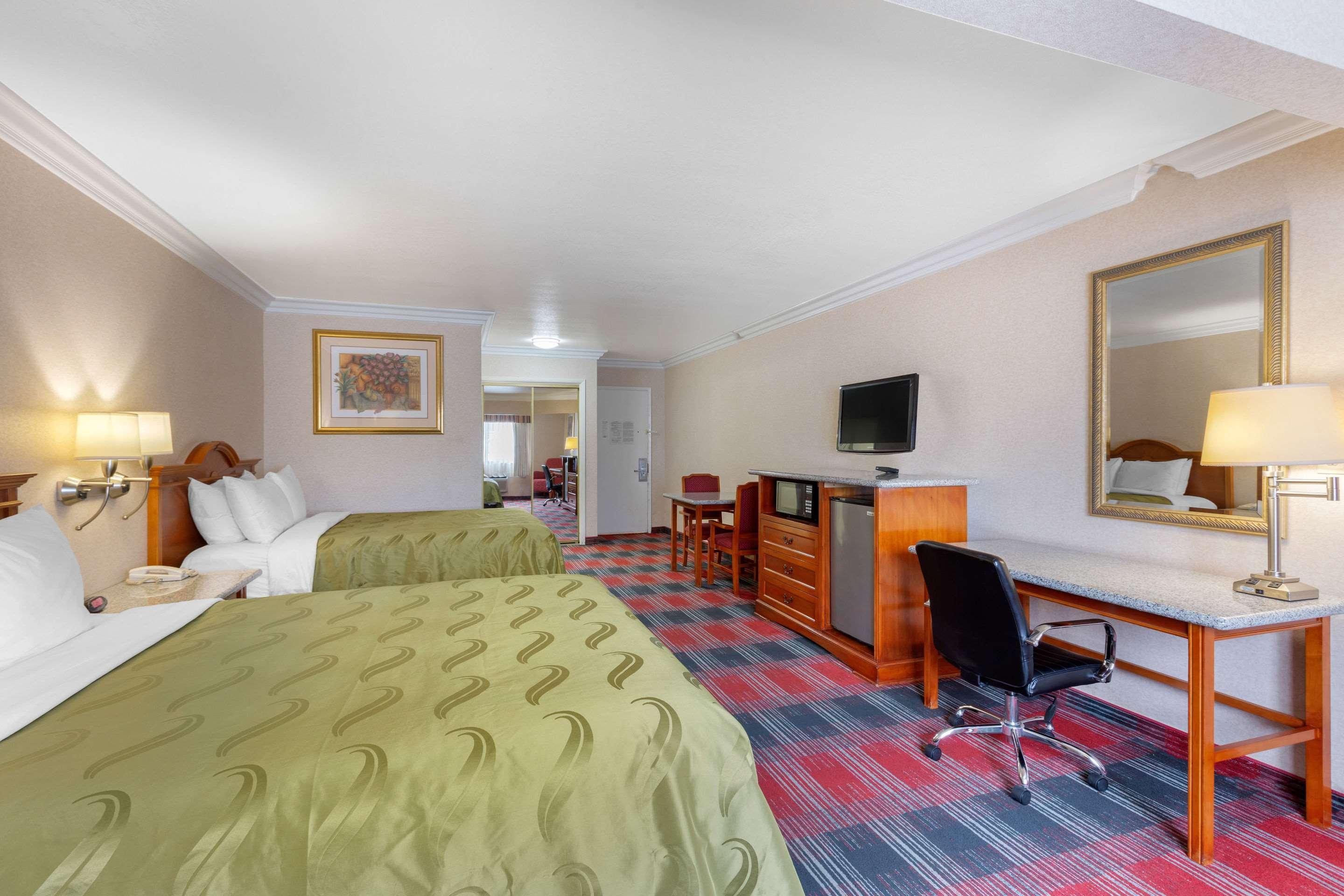 Quality Inn & Suites Oceanside Near Camp Pendleton Εξωτερικό φωτογραφία