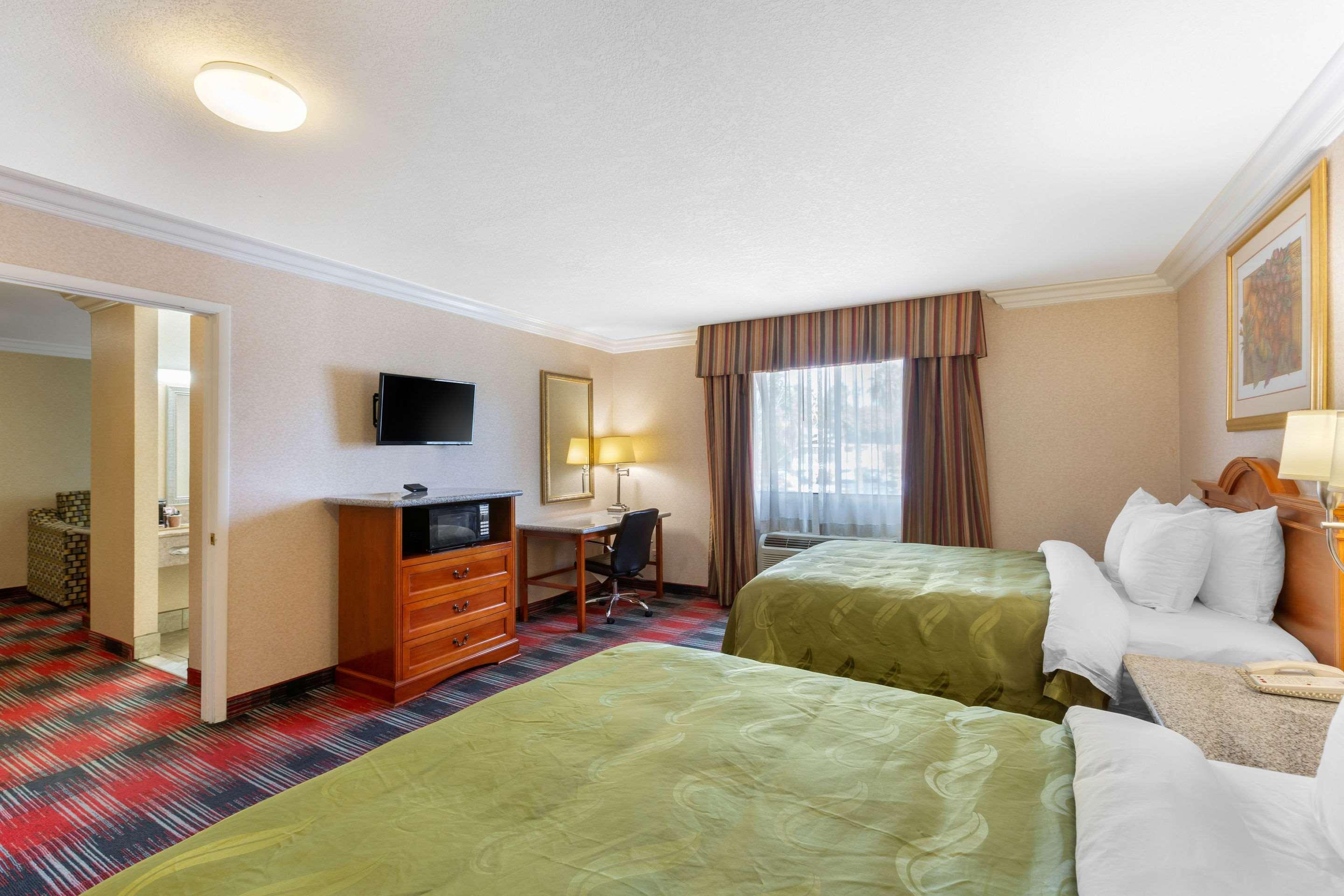 Quality Inn & Suites Oceanside Near Camp Pendleton Εξωτερικό φωτογραφία